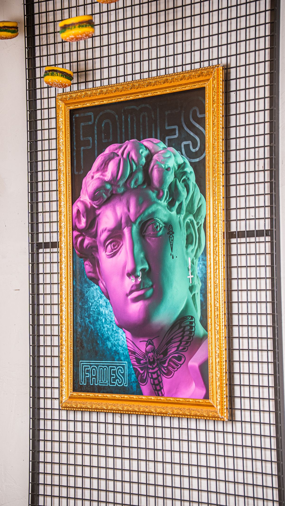 Cuadro vaporwave del David en Fames